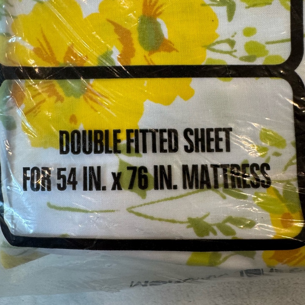 NOS Vintage 70s Yellow Floral Sheet Set by Morgan Jones - Picture 6 of 8